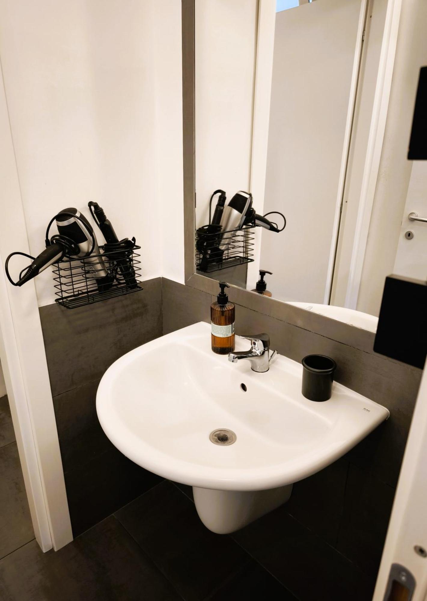 Apartament Lemontreeqse Quartu SantʼElena Zewnętrze zdjęcie